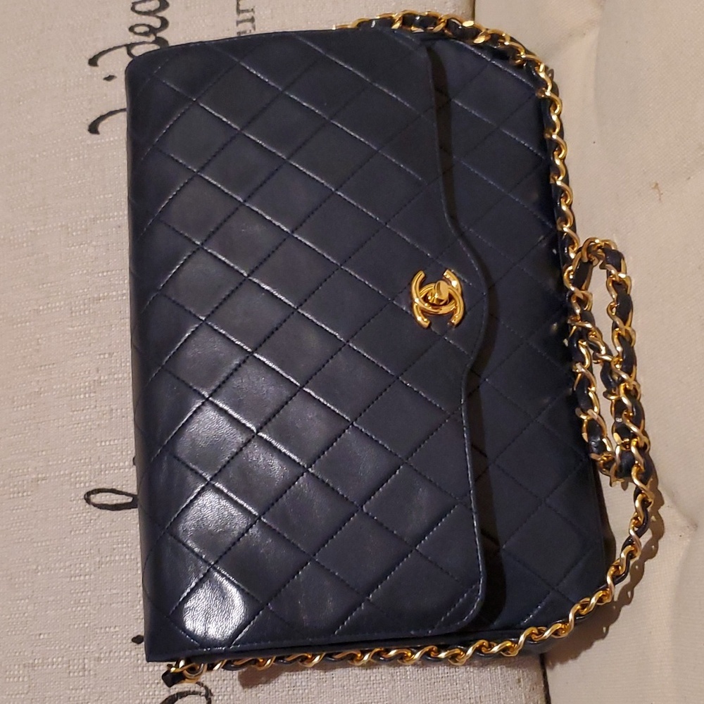 CHANEL Vintage Single Flap Handbag